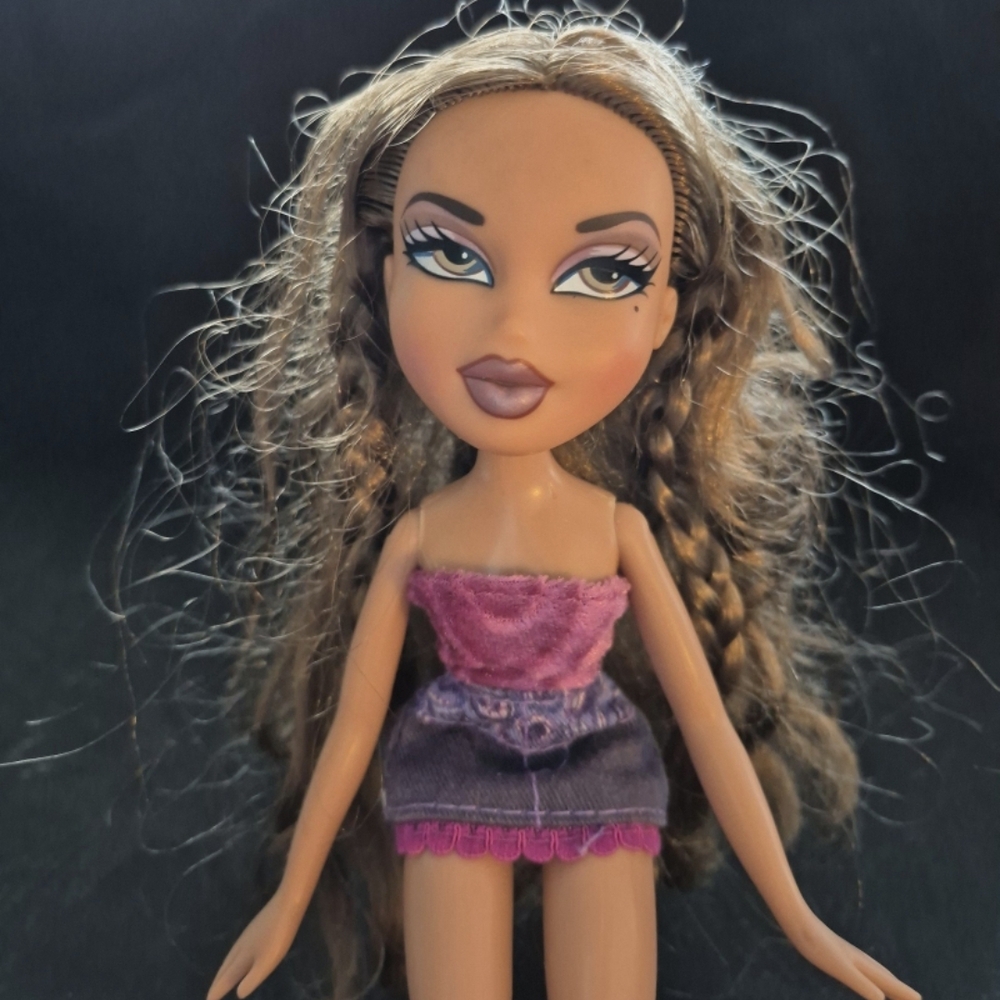 Yasmin Bratz Doll 2001 With Bandana - Picture 8 of 10